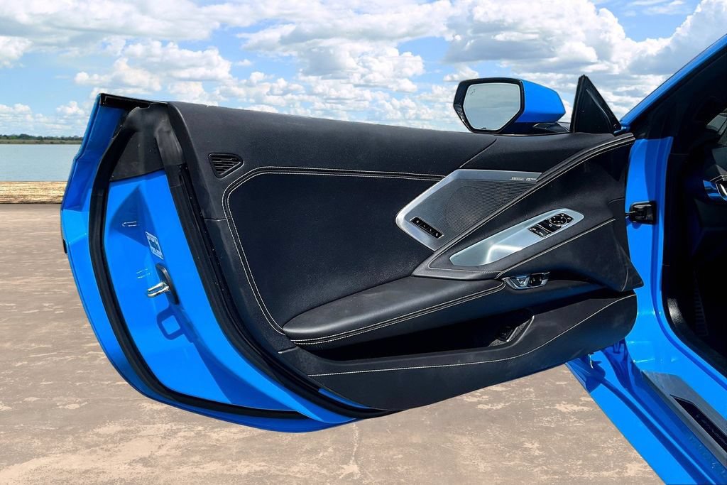 Used 2022 Chevrolet Corvette Stingray Preferred Cpe w/ Z51 Performance Package RWD image 20