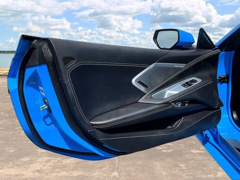 Used 2022 Chevrolet Corvette Stingray Preferred Cpe w/ Z51 Performance Package RWD image 20
