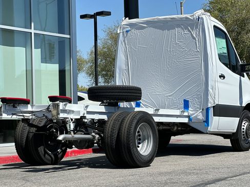 New 2024 Mercedes-Benz Sprinter 4500 image 6