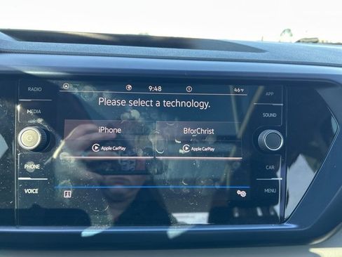 Used 2022 Volkswagen Taos SE image 24