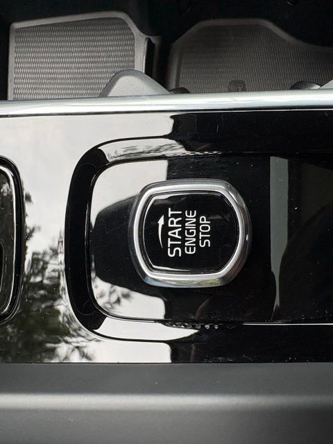 Used 2024 Volvo XC60 B5 Plus w/ Protection Package Premier AWD/4WD image 25