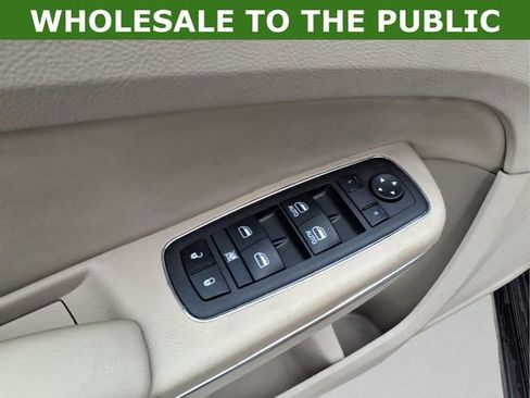 Used 2013 Chrysler 300 AWD w/ Driver Convenience Group image 12