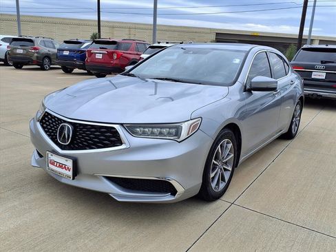 Used 2019 Acura TLX image 4