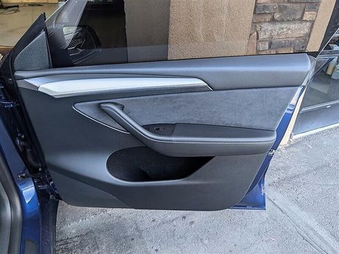 Used 2023 Tesla Model Y Long Range image 30