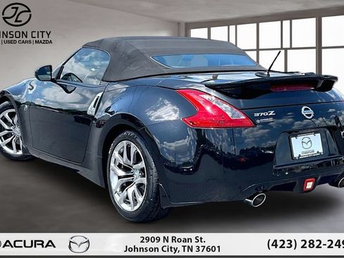 Used 2014 Nissan 370Z Touring RWD image 13