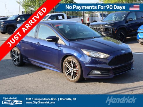 Used 2017 Ford Focus ST FWD image 1
