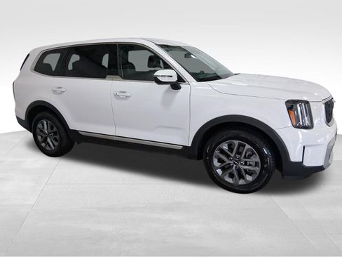 Used 2025 Kia Telluride LX FWD image 3