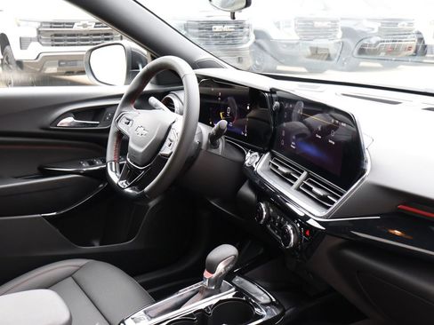 New 2026 Chevrolet Trax RS w/ Sunroof Package FWD image 34