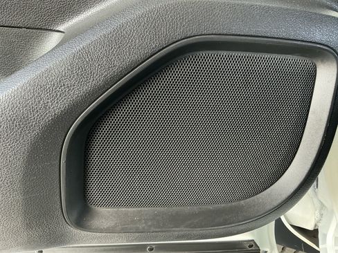 Used 2020 Nissan Titan SV w/ SV Convenience Package RWD image 26