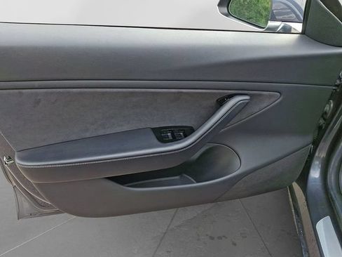 Used 2018 Tesla Model 3 Long Range RWD image 14