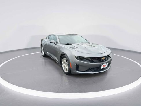 Used 2020 Chevrolet Camaro LT image 2