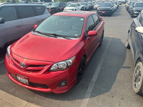 Used 2013 Toyota Corolla S w/ Premium Pkg FWD image 2
