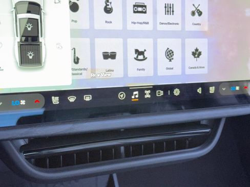 Used 2025 Rivian R1T Adventure image 24