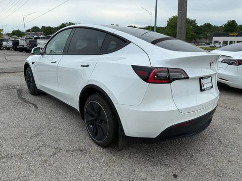 Used 2021 Tesla Model Y Long Range AWD/4WD image 3