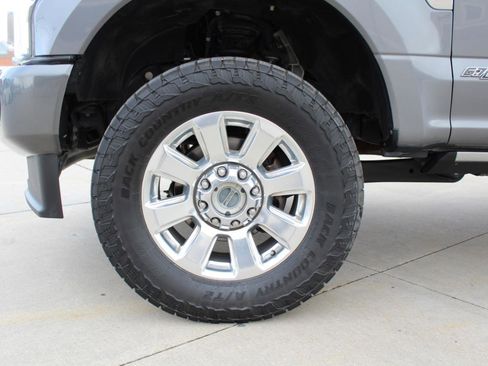 Used 2021 Ford F250 Platinum w/ FX4 Off-Road Package image 37