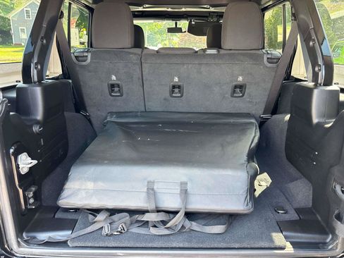 Used 2022 Jeep Wrangler Unlimited Sport AWD/4WD image 12