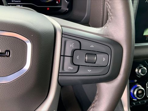 Used 2024 GMC Yukon Denali w/ Advanced Technology Package image 24