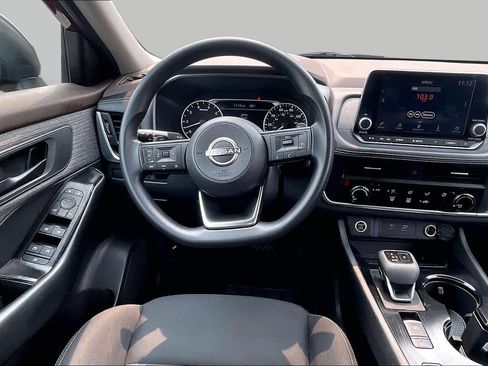 Used 2023 Nissan Rogue S FWD image 5