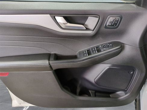 Used 2024 Ford Escape Platinum image 14