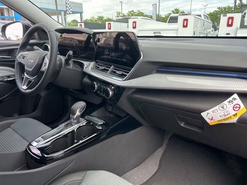 New 2026 Chevrolet Trax LT w/ Sunroof Package FWD image 30