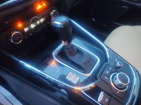 Used 2018 MAZDA CX-9 Touring w/ Touring Premium Package image 24