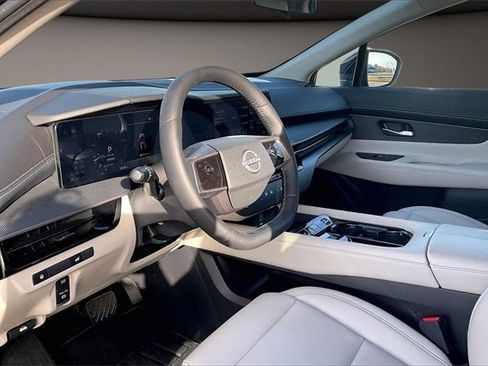 Certified 2025 Nissan Murano SV image 12