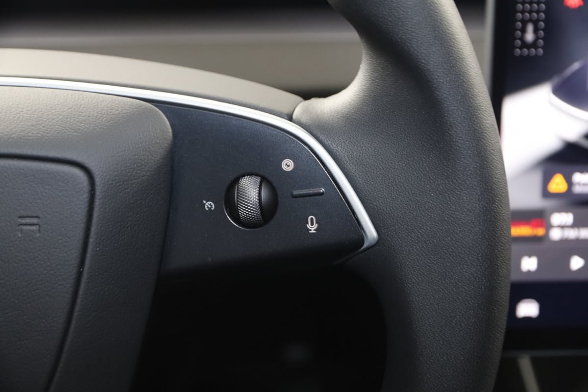 Used 2026 Tesla Model Y AWD image 35