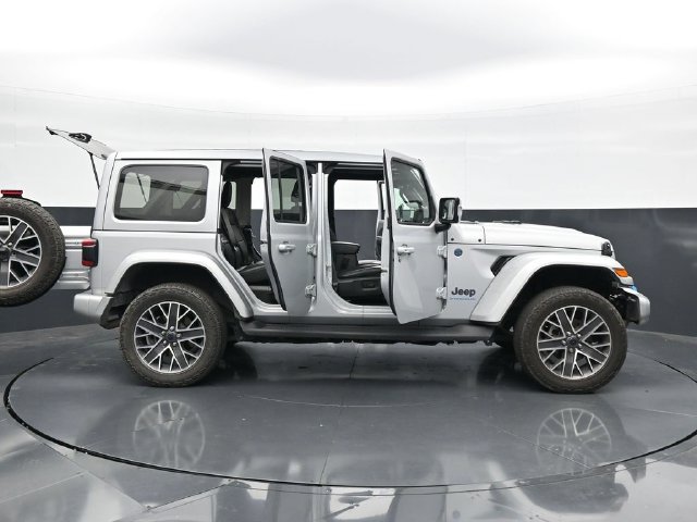 Used 2024 Jeep Wrangler High Altitude AWD/4WD image 52
