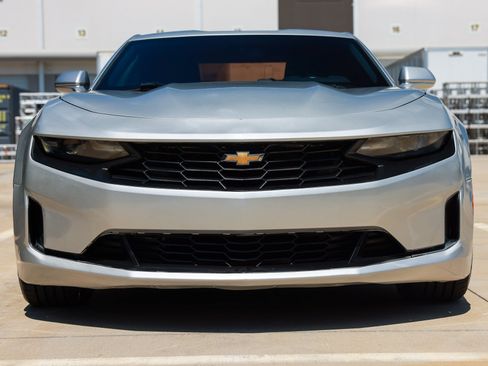 Used 2019 Chevrolet Camaro LT RWD image 23