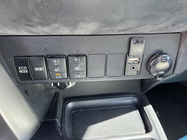 Used 2015 Toyota RAV4 Limited w/ Technology Package FWD image 30