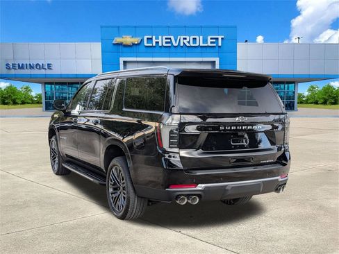 New 2026 Chevrolet Suburban Premier image 3