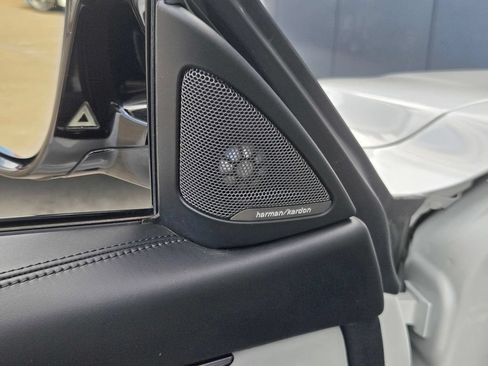 Used 2019 BMW M4 Convertible w/ Competition Package RWD image 16