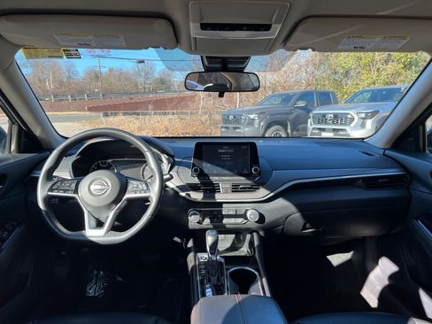 Used 2025 Nissan Altima 2.5 SR image 28