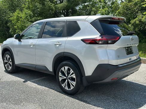 Certified 2023 Nissan Rogue SV image 7