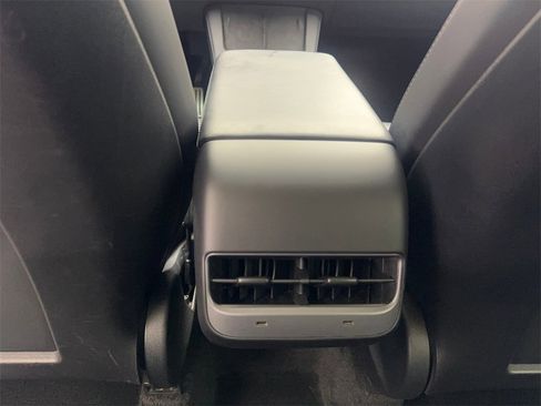 Used 2022 Tesla Model Y Performance image 68