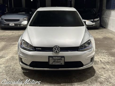 Used 2016 Volkswagen e-Golf SEL Premium image 3
