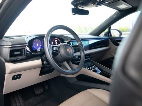 Certified 2024 Porsche Macan 4 Electric AWD/4WD image 4