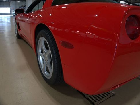 Used 2000 Chevrolet Corvette Coupe w/ Roof Pkg image 16