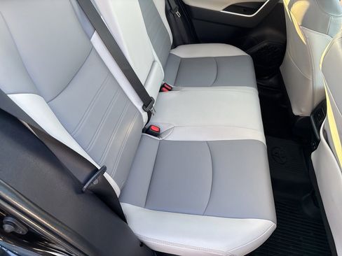 Used 2020 Toyota RAV4 Limited image 40