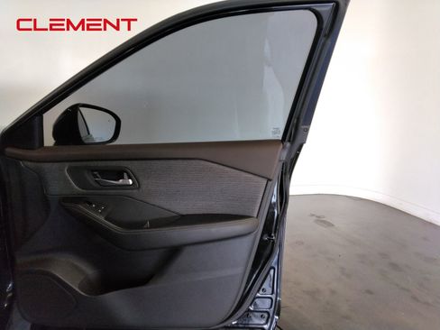Used 2021 Nissan Rogue SV AWD/4WD image 34