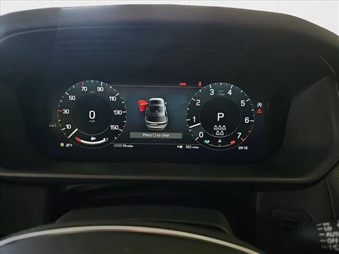 New 2025 Land Rover Discovery Dynamic SE image 19