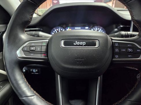 Certified 2022 Jeep Compass Limited image 10