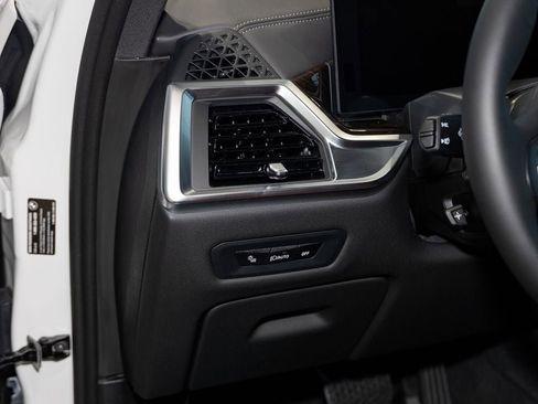 New 2026 BMW X5 xDrive50e image 14