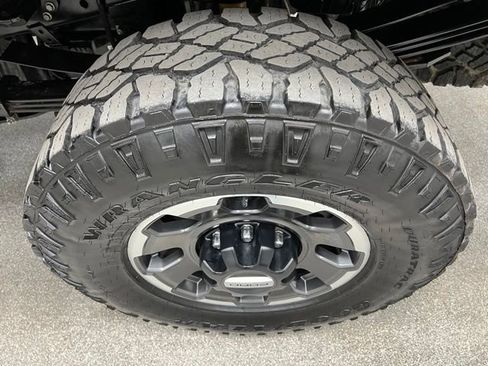 Used 2023 Ford F350 Platinum w/ Tremor Off-Road Package AWD/4WD image 15
