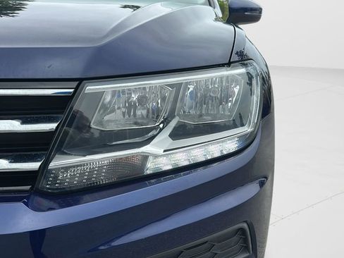 Used 2021 Volkswagen Tiguan SE w/ Panoramic Sunroof Package image 29