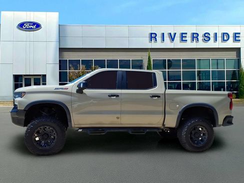 Used 2022 Chevrolet Silverado 1500 ZR2 w/ Technology Package AWD/4WD image 4