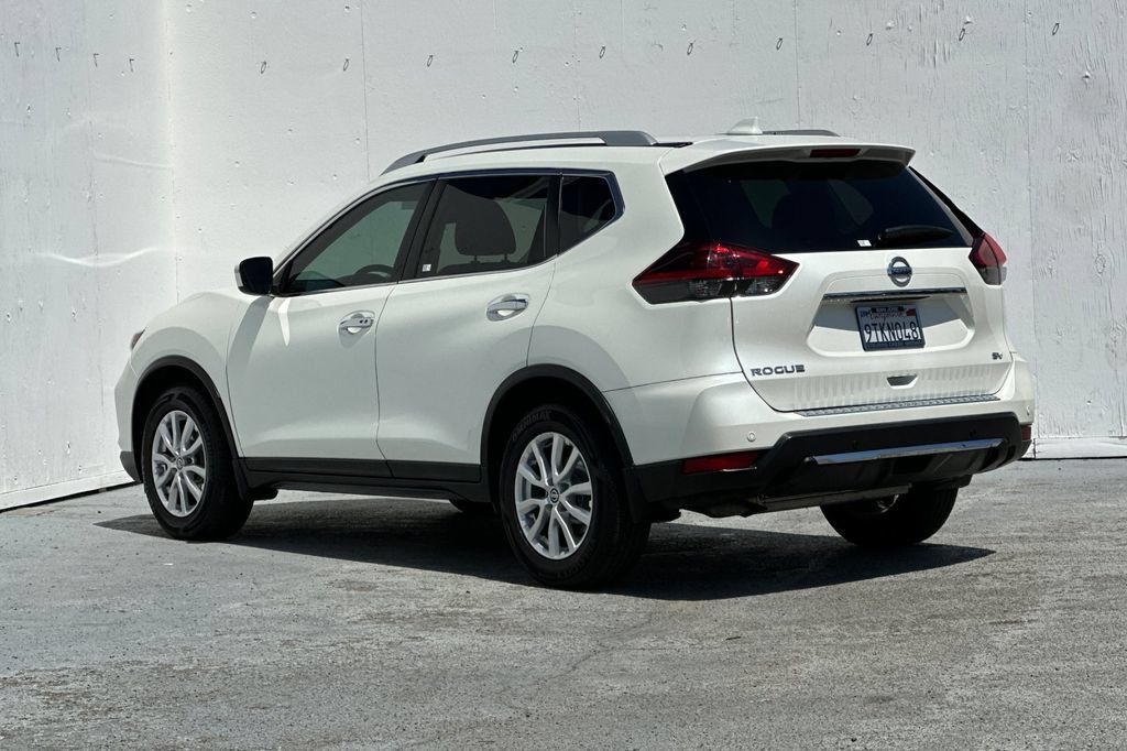 Used 2020 Nissan Rogue SV FWD image 5