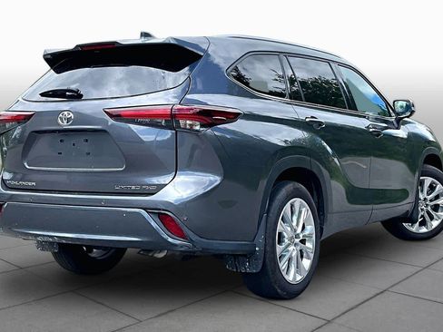 Used 2025 Toyota Highlander Limited AWD/4WD image 13
