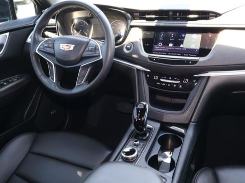Used 2024 Cadillac XT5 Luxury FWD image 10