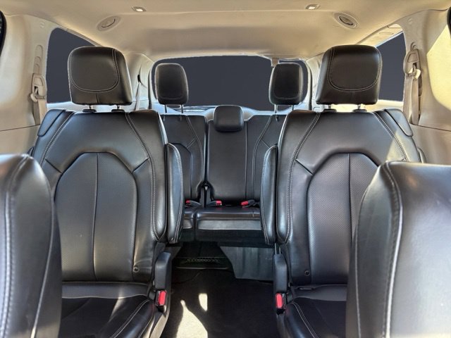 Used 2023 Chrysler Pacifica Touring-L FWD image 14